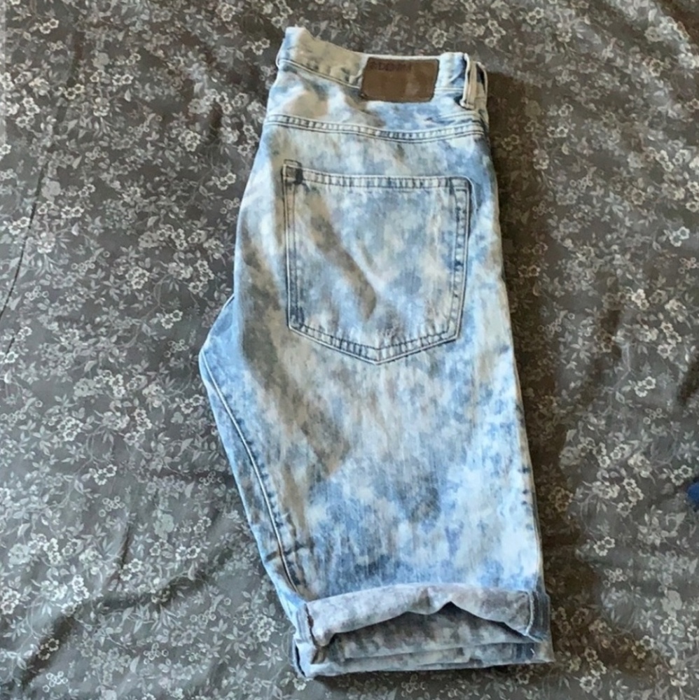 H&M &Denim shorts - Picture 2 of 2